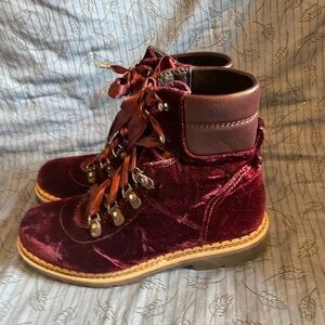 Sam Edelman crushed velvet lug sole combat boots size 7.5